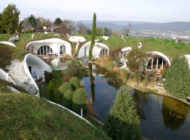 Les Maisons de terre ou Maisons organiques - Dietikon, Suisse