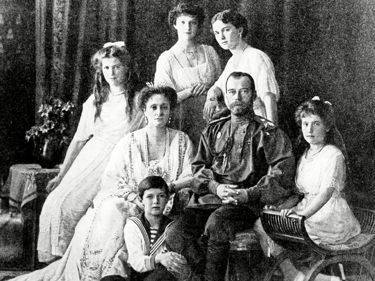 Chair de poule : photo de la famille Romanov avant son assassinat.