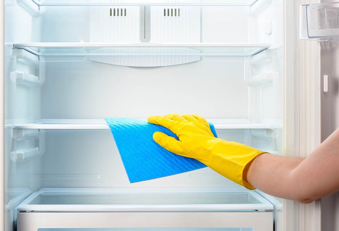 Nettoyer le réfrigérateur: voici comment obtenir une propreté hygiénique