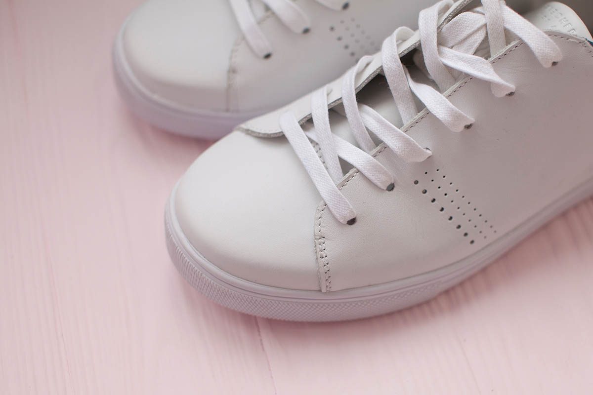 laver chaussures blanches toile