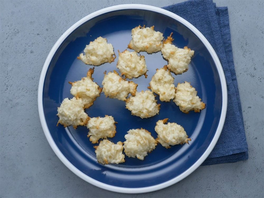 Une délicieuse recette de macarons à la noix de coco.