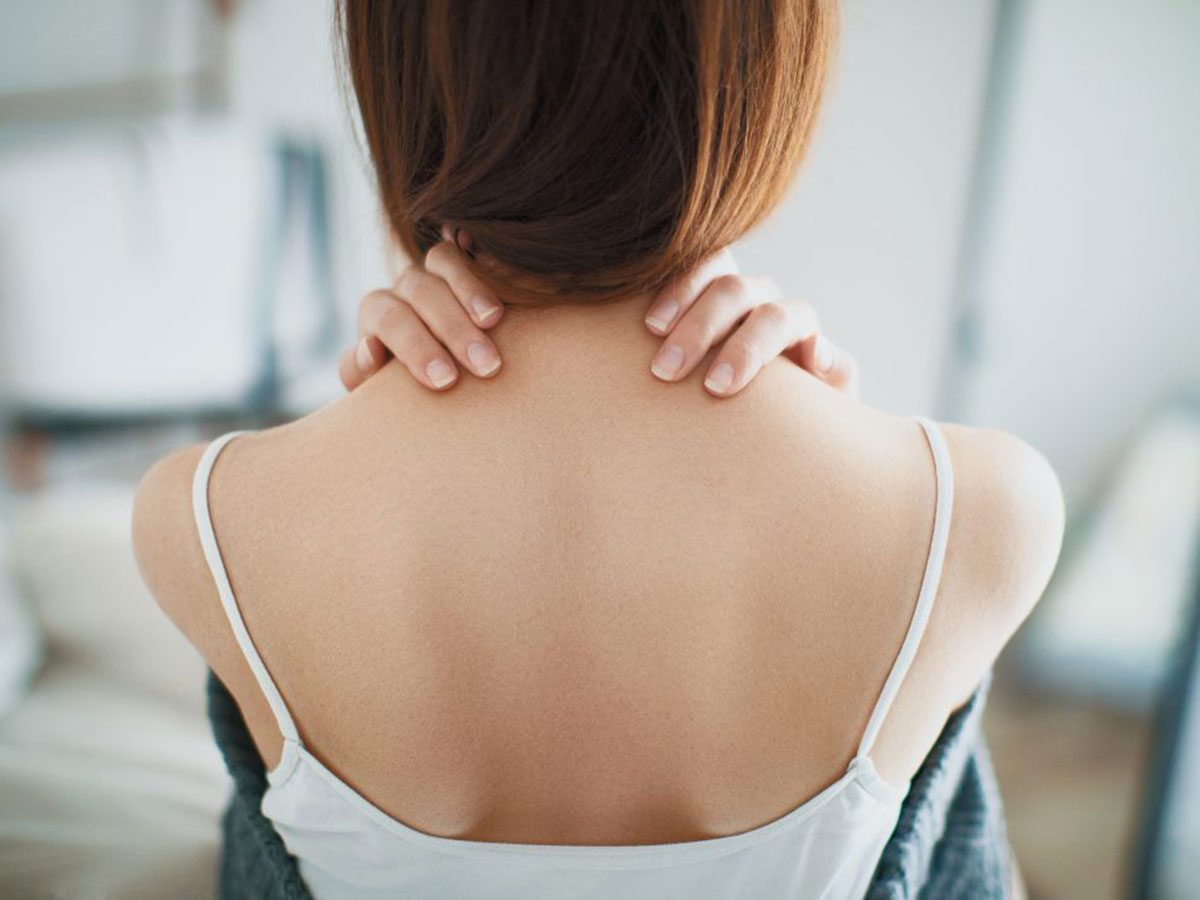 Douleur A L Epaule Mal Dos Fibromyalgie Posture Assise ?w=1200