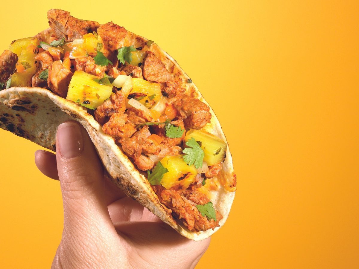Les Tacos Sont Une Création Culinaire Vibrante Et Irrésistible Qui Apporte  La Fête À Vos Papilles Gustatives. Ces Trésors Portables Se Composent D'une  Tortilla Chaude Remplie D'un Délicieux Mélange D'ingrédients Offrant Une
