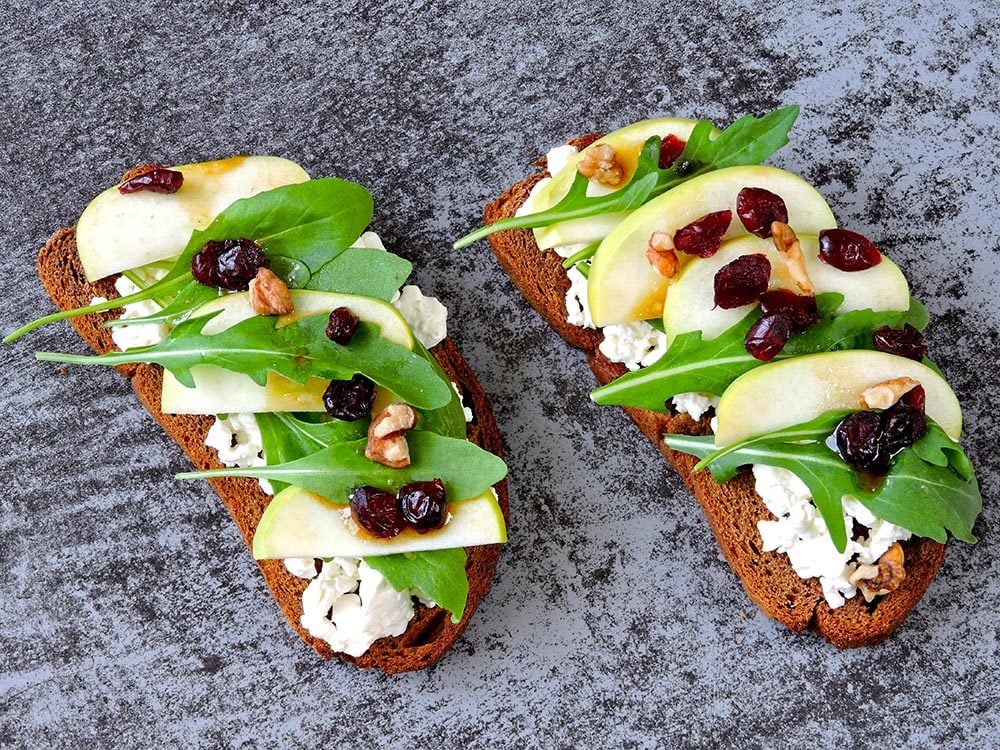 Sandwich Cremeux Aux Noix Et Aux Pommes